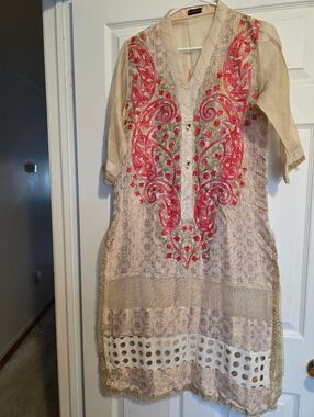 Embroidered Cream AGHA NOOR Kurta with Pink Paisley Motif